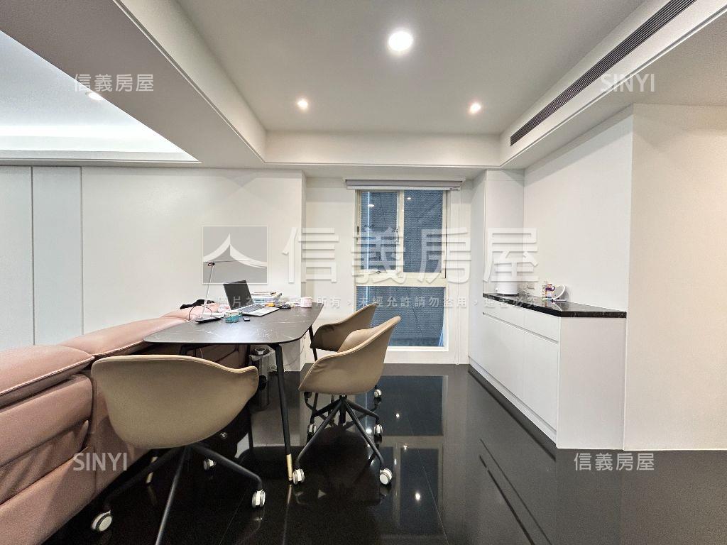 專任一層一戶捷運時尚三房房屋室內格局與周邊環境