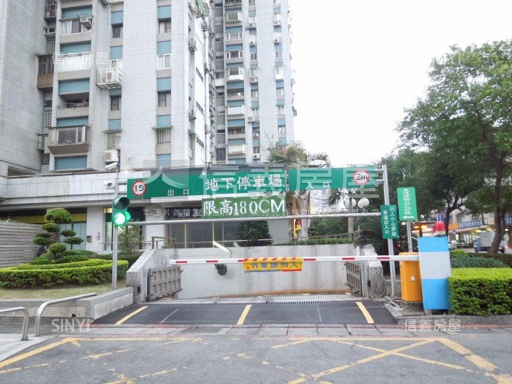 介壽高樓景觀三房車位可抽房屋室內格局與周邊環境