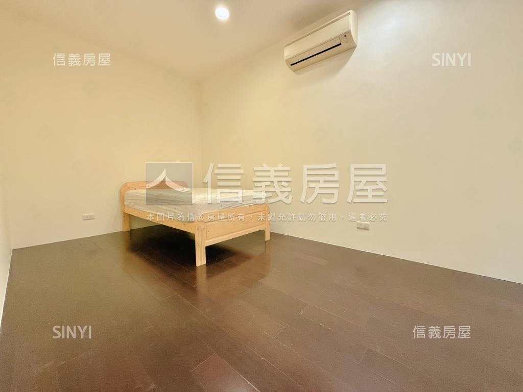 一層兩戶電梯大四房房屋室內格局與周邊環境