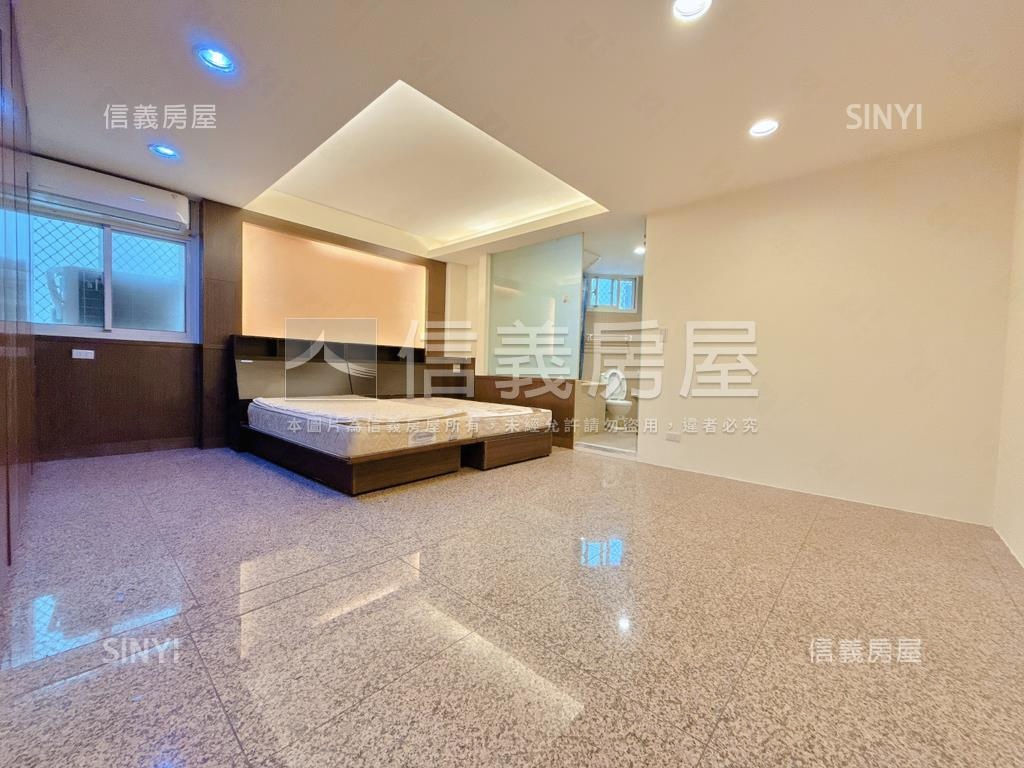 一層兩戶電梯大四房房屋室內格局與周邊環境