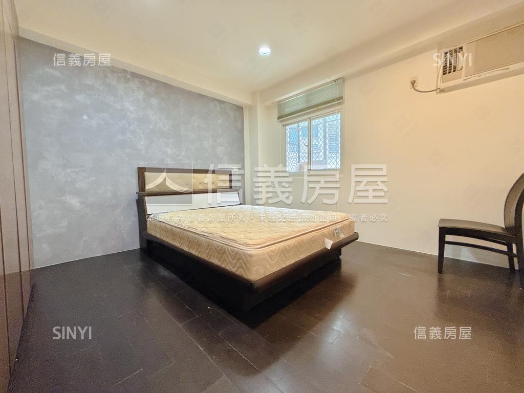 一層兩戶電梯大四房房屋室內格局與周邊環境