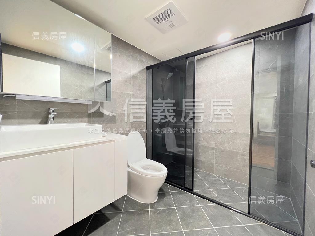 國際路。靜謐煥新美透天房屋室內格局與周邊環境