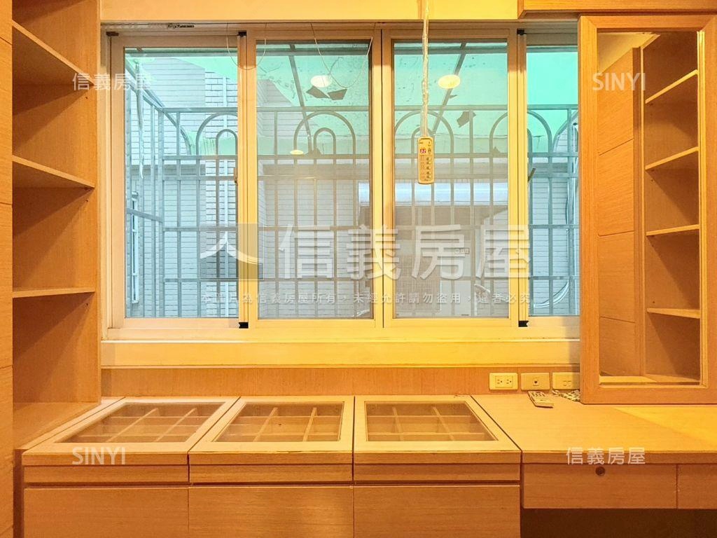 仁武６米面寬雙車墅房屋室內格局與周邊環境