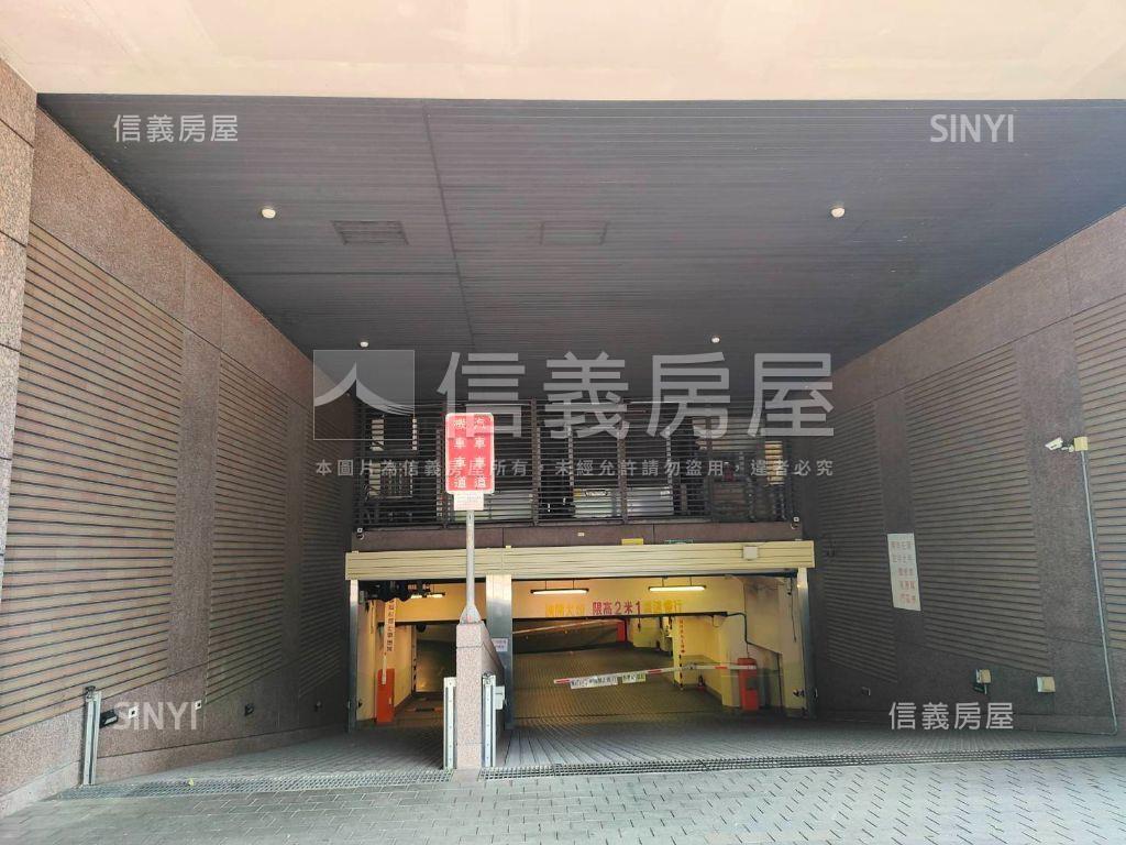 藝術館低總價車位房屋室內格局與周邊環境