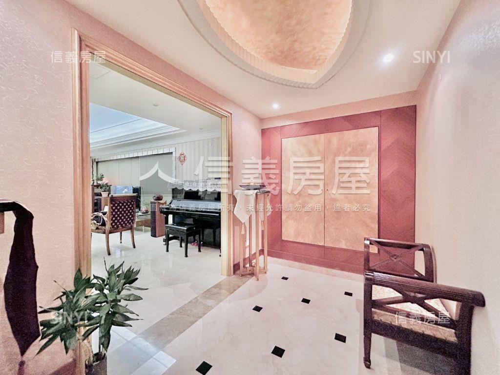 天璽１歌劇院旁４房雙車位房屋室內格局與周邊環境