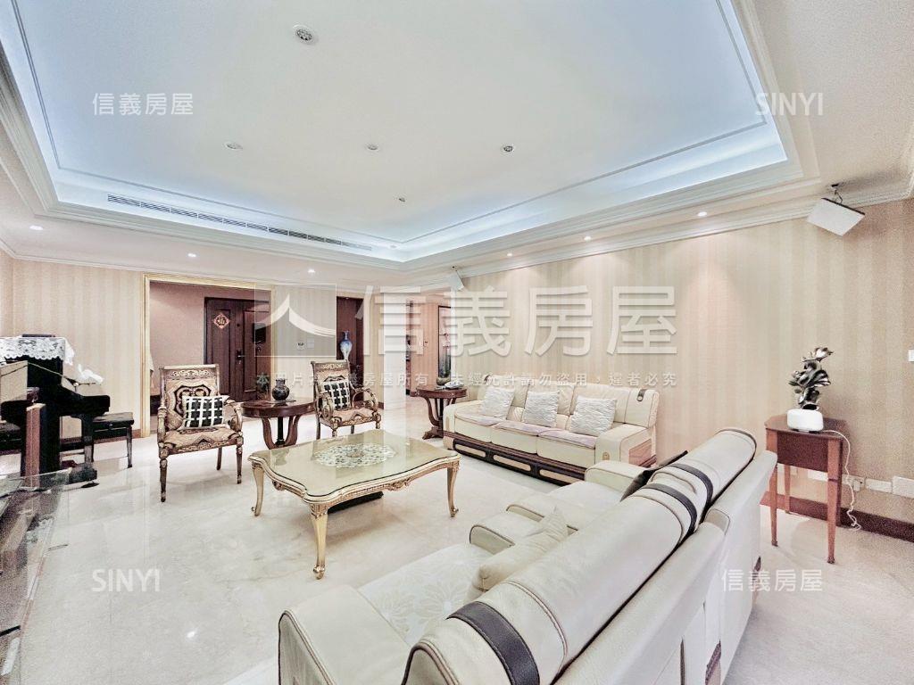 天璽１歌劇院旁４房雙車位房屋室內格局與周邊環境