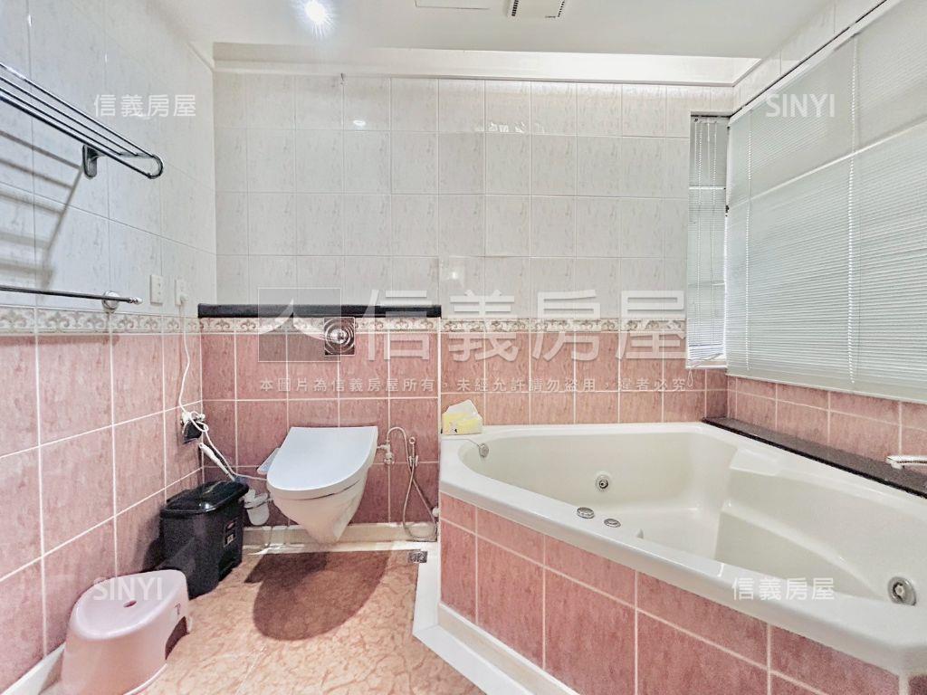 天璽１歌劇院旁４房雙車位房屋室內格局與周邊環境