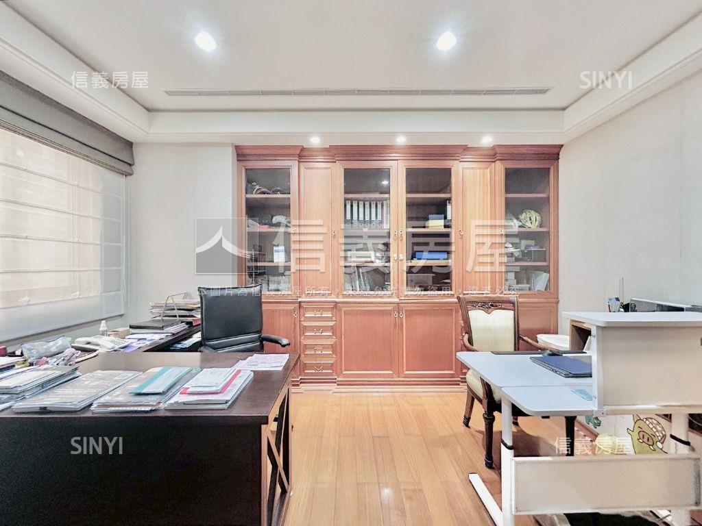 天璽１歌劇院旁４房雙車位房屋室內格局與周邊環境