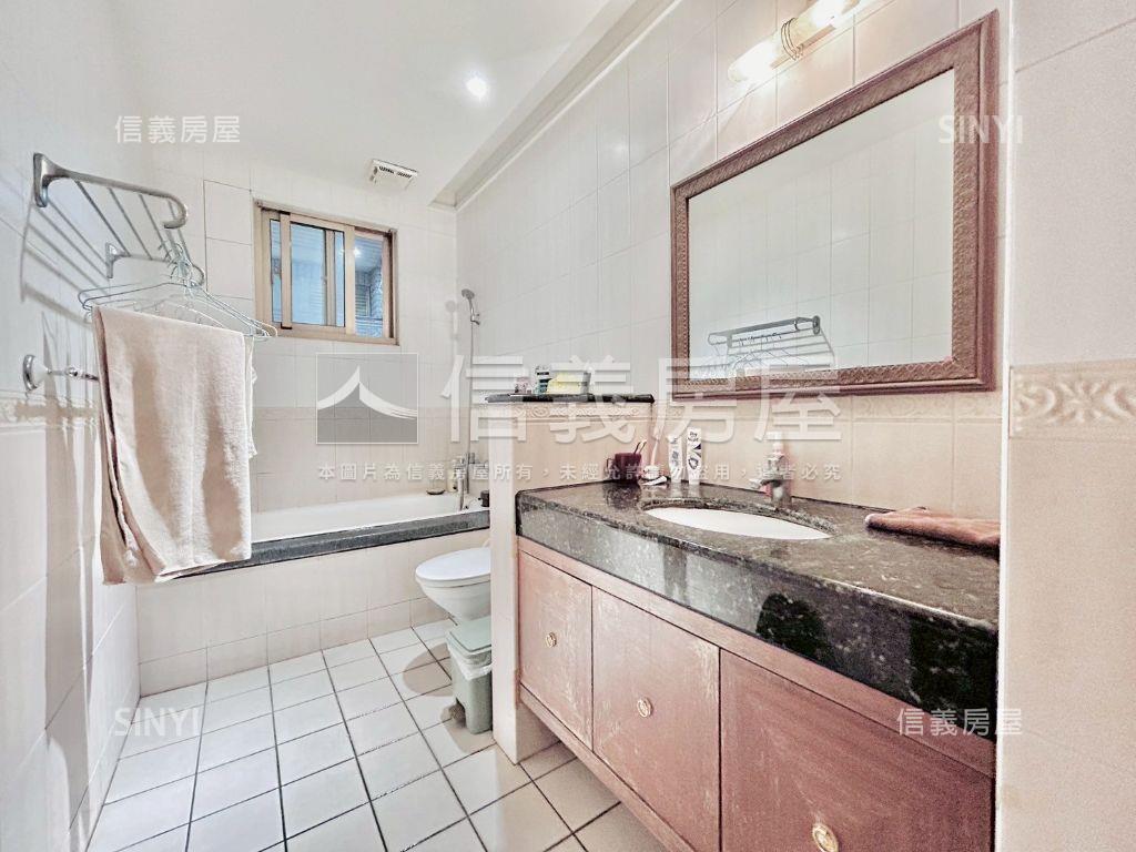 天璽１歌劇院旁４房雙車位房屋室內格局與周邊環境