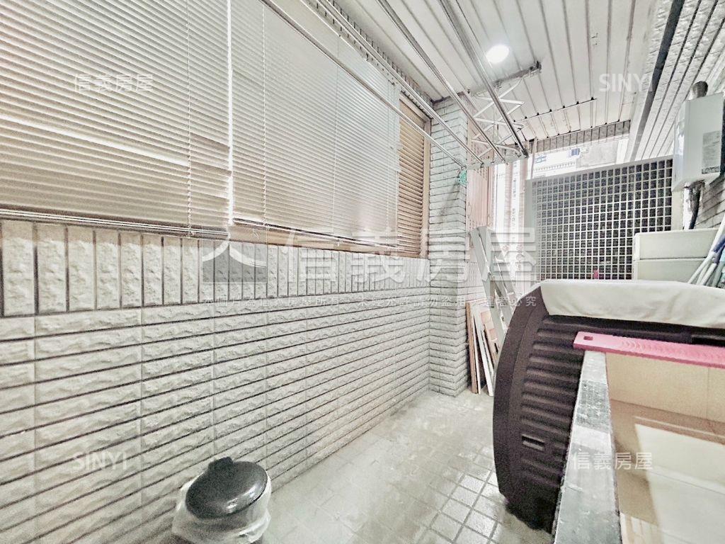 天璽１歌劇院旁４房雙車位房屋室內格局與周邊環境