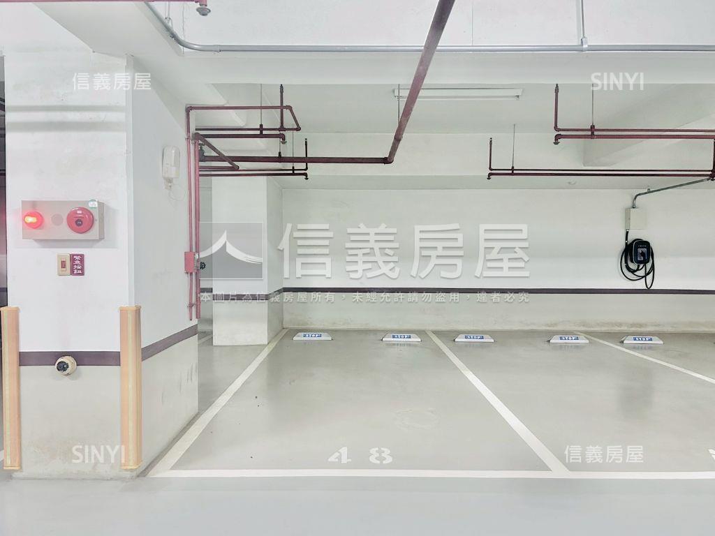 天璽１歌劇院旁４房雙車位房屋室內格局與周邊環境