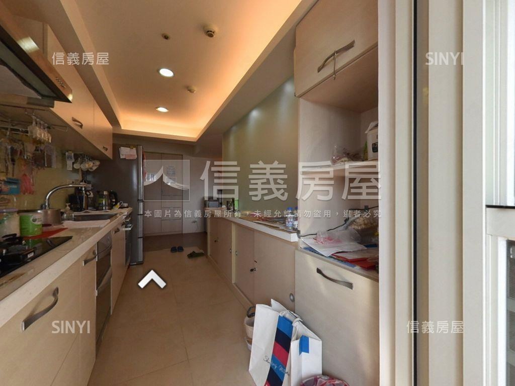 頂溪－台鳳天璽景觀大三房房屋室內格局與周邊環境