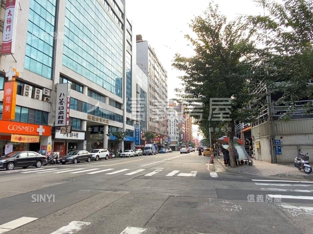 漢口商圈三房平面車位房屋室內格局與周邊環境
