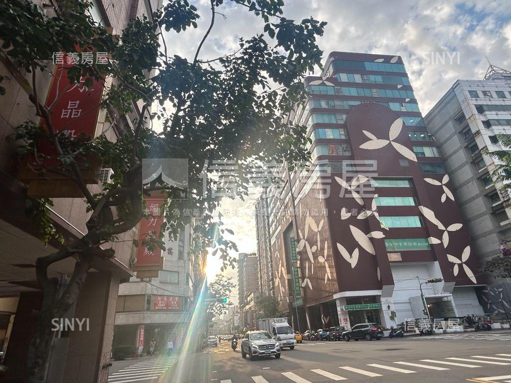 漢口商圈三房平面車位房屋室內格局與周邊環境