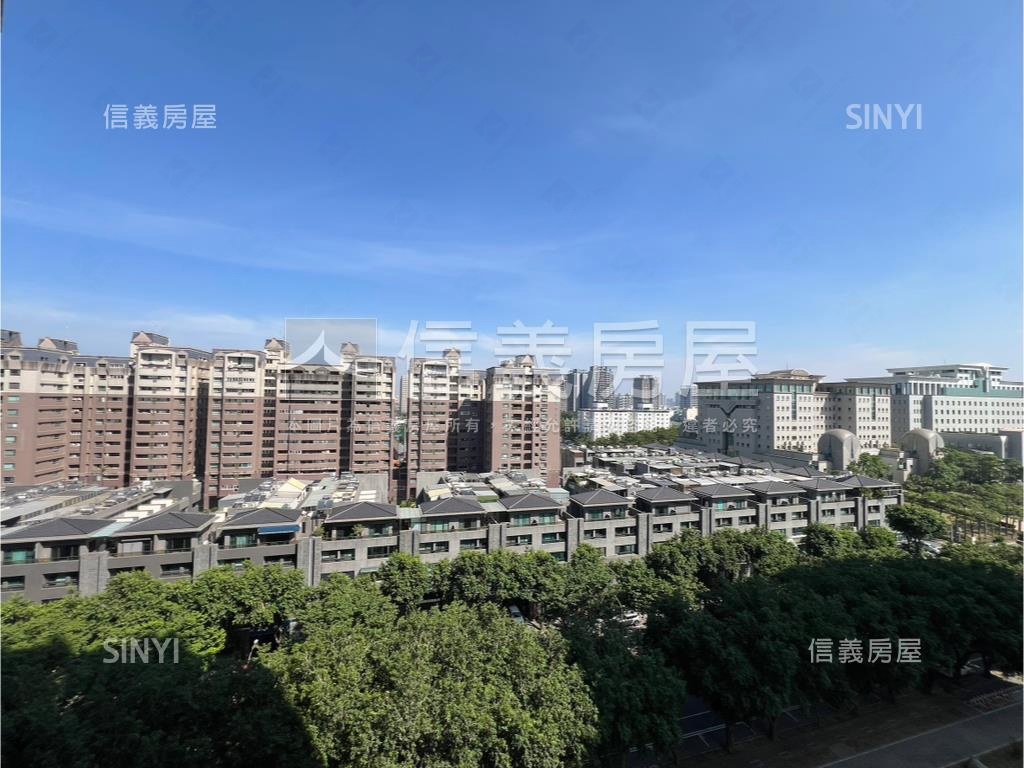 新悅城四房平車房屋室內格局與周邊環境