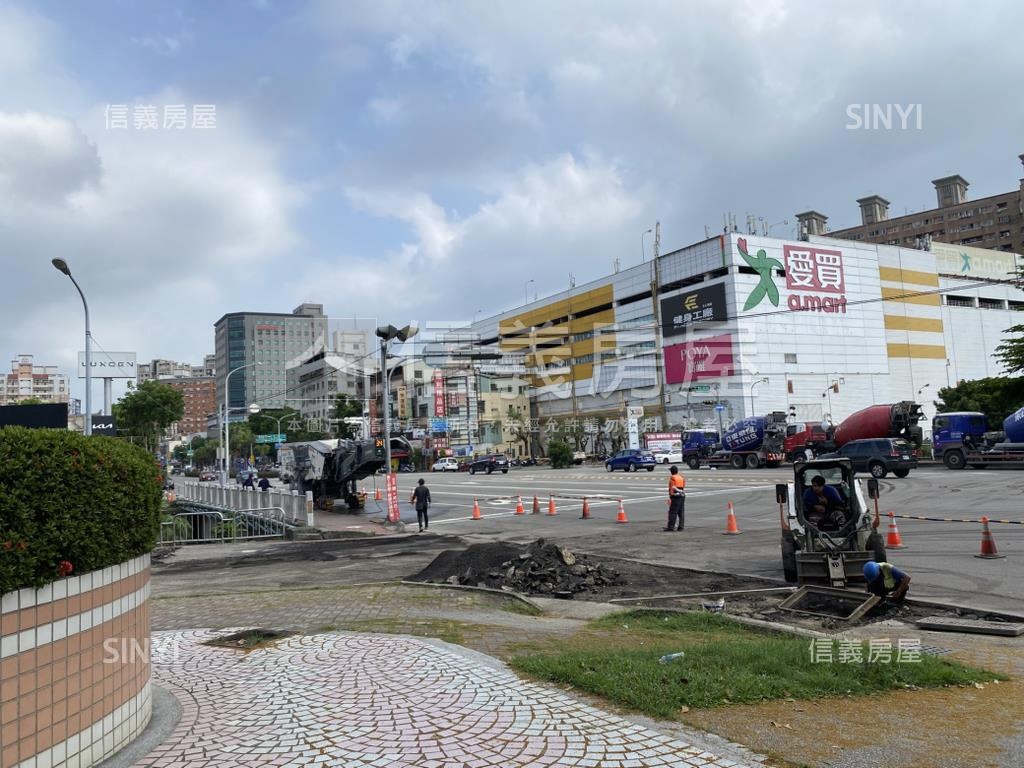 專任椰城挑高３房車位房屋室內格局與周邊環境