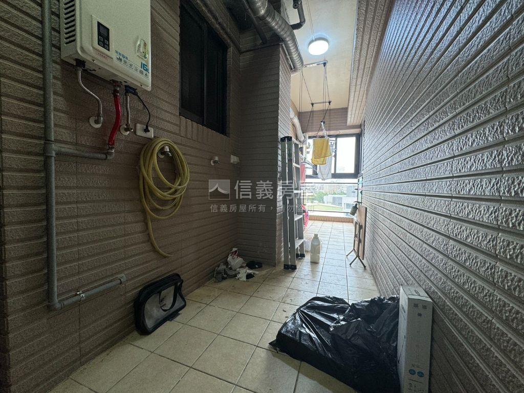 近遠百大塊維也納三房平車房屋室內格局與周邊環境
