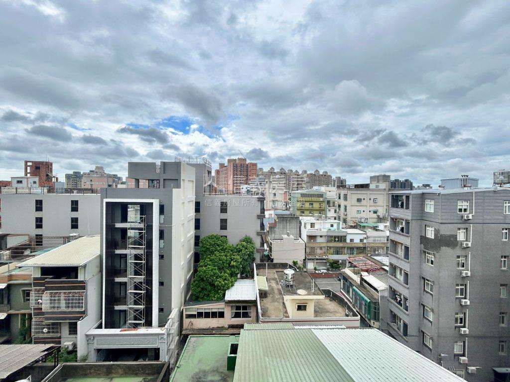 近遠百大塊維也納三房平車房屋室內格局與周邊環境