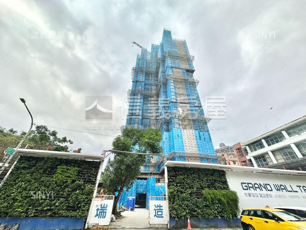 麟光信義全新燙金店面房屋室內格局與周邊環境