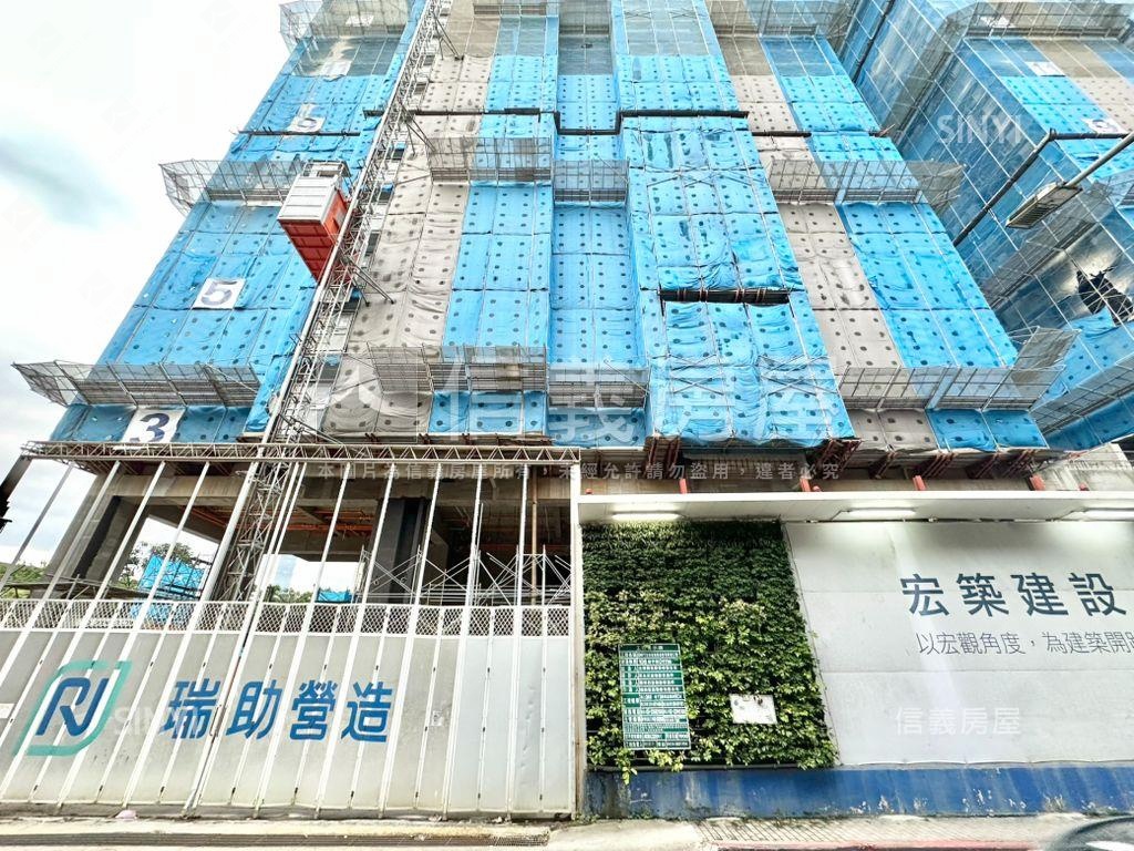 麟光信義全新燙金店面房屋室內格局與周邊環境