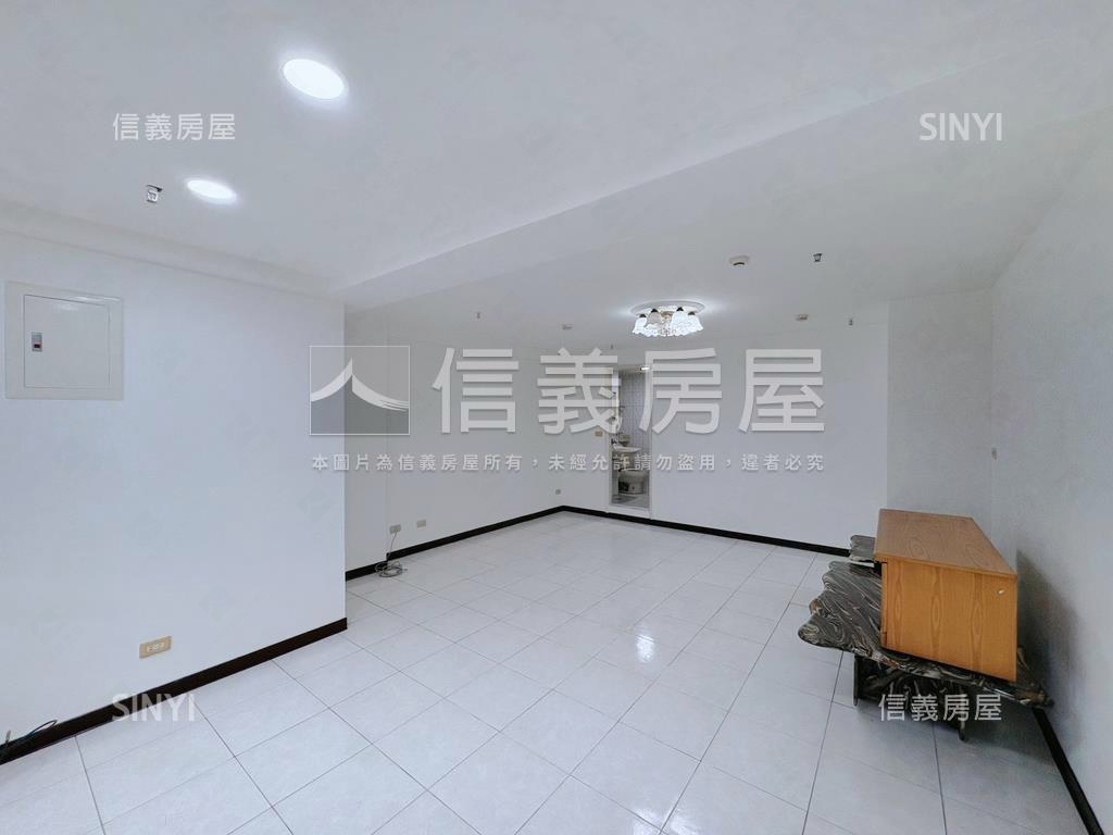 雙捷運雙主臥的電梯大樓房屋室內格局與周邊環境