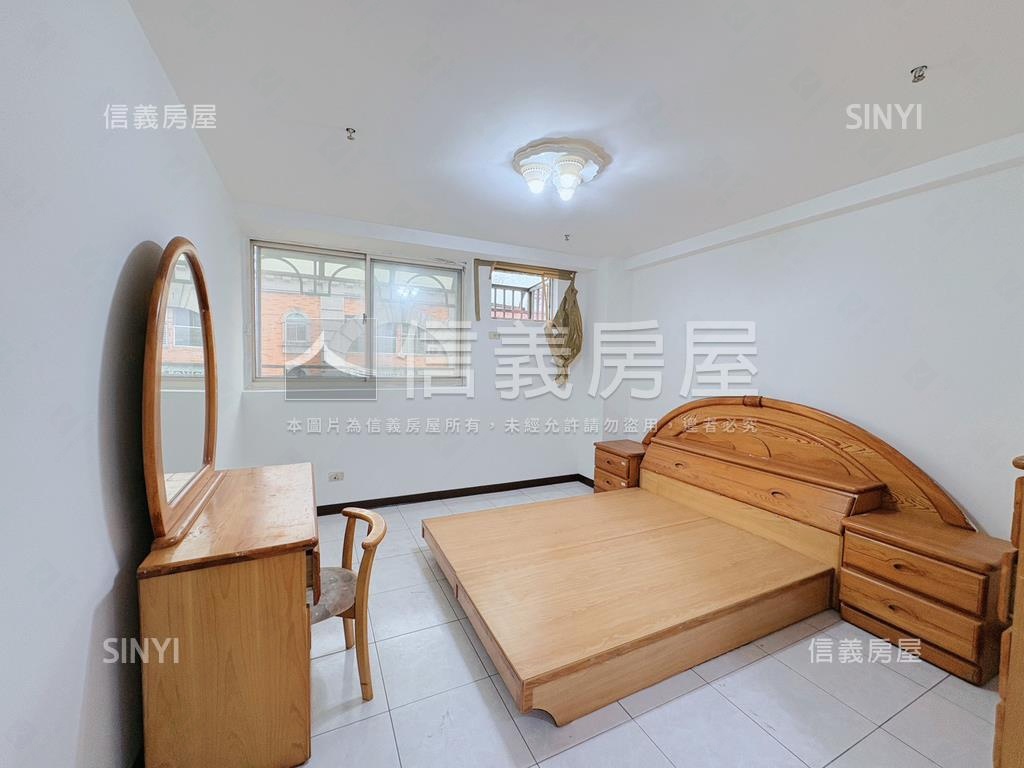 雙捷運雙主臥的電梯大樓房屋室內格局與周邊環境