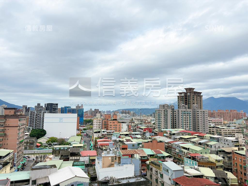 雙捷運雙主臥的電梯大樓房屋室內格局與周邊環境