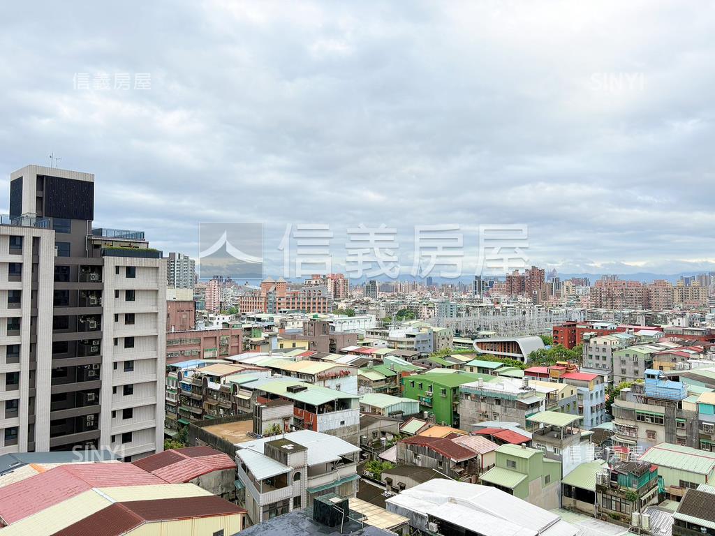 雙捷運雙主臥的電梯大樓房屋室內格局與周邊環境