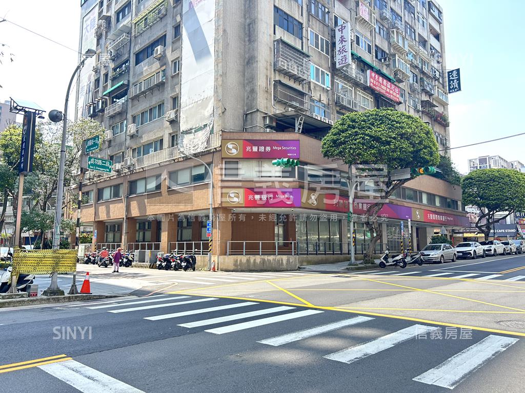 近桃園火車站燙金店面房屋室內格局與周邊環境