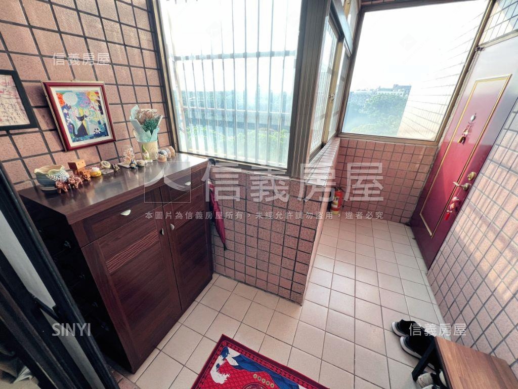 近明新科大美裝潢視野戶房屋室內格局與周邊環境