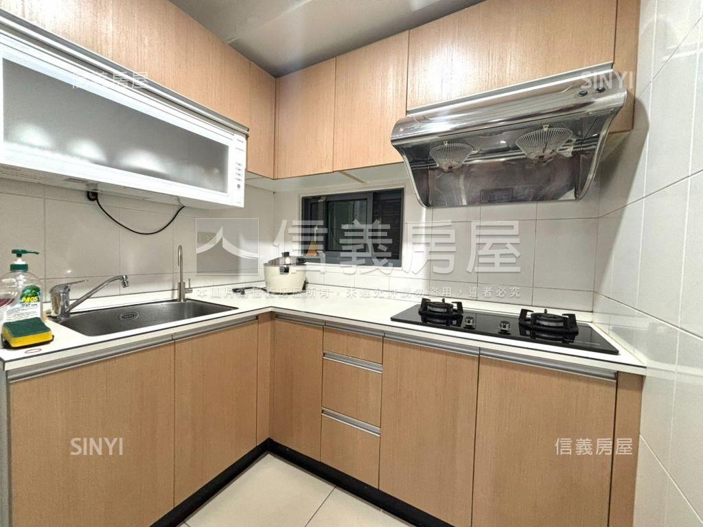 捷運兩房美屋車位房屋室內格局與周邊環境