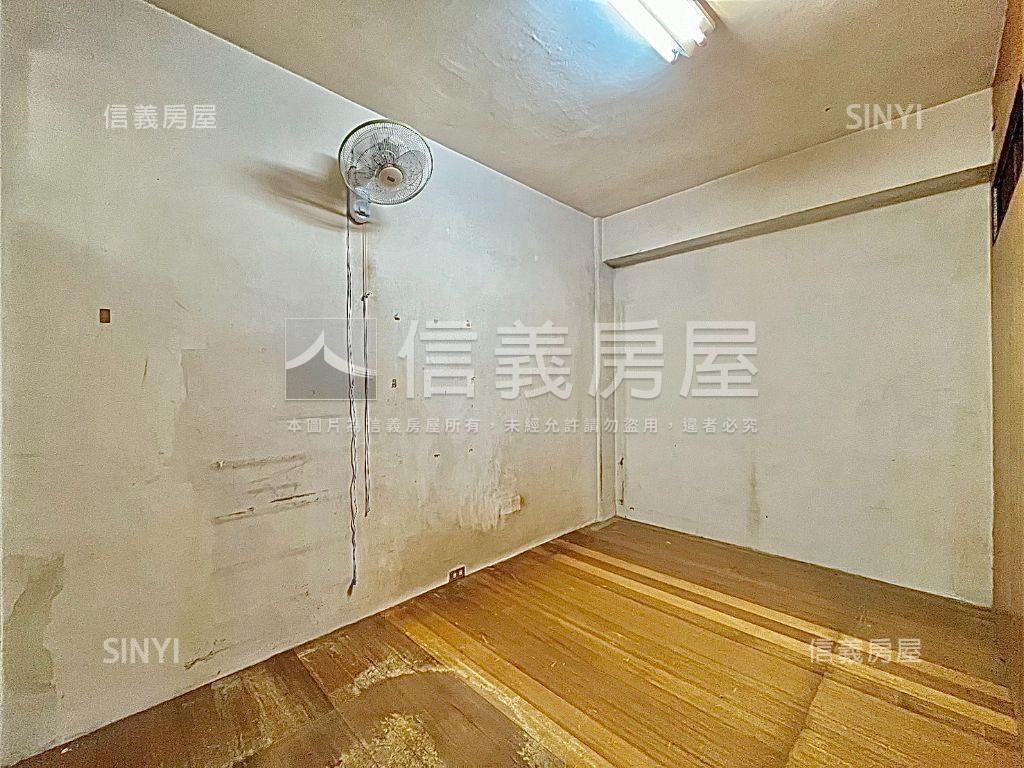 捷運１０１站★面公園一樓房屋室內格局與周邊環境
