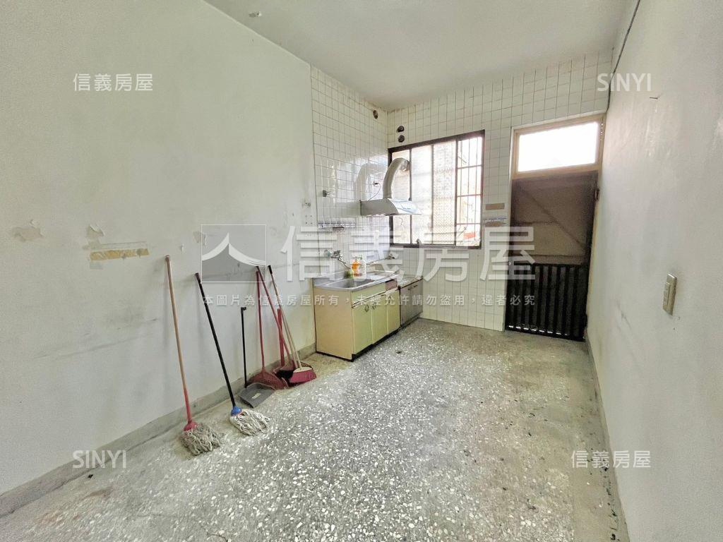 近Ｇ６活路大地坪透天Ａ房屋室內格局與周邊環境