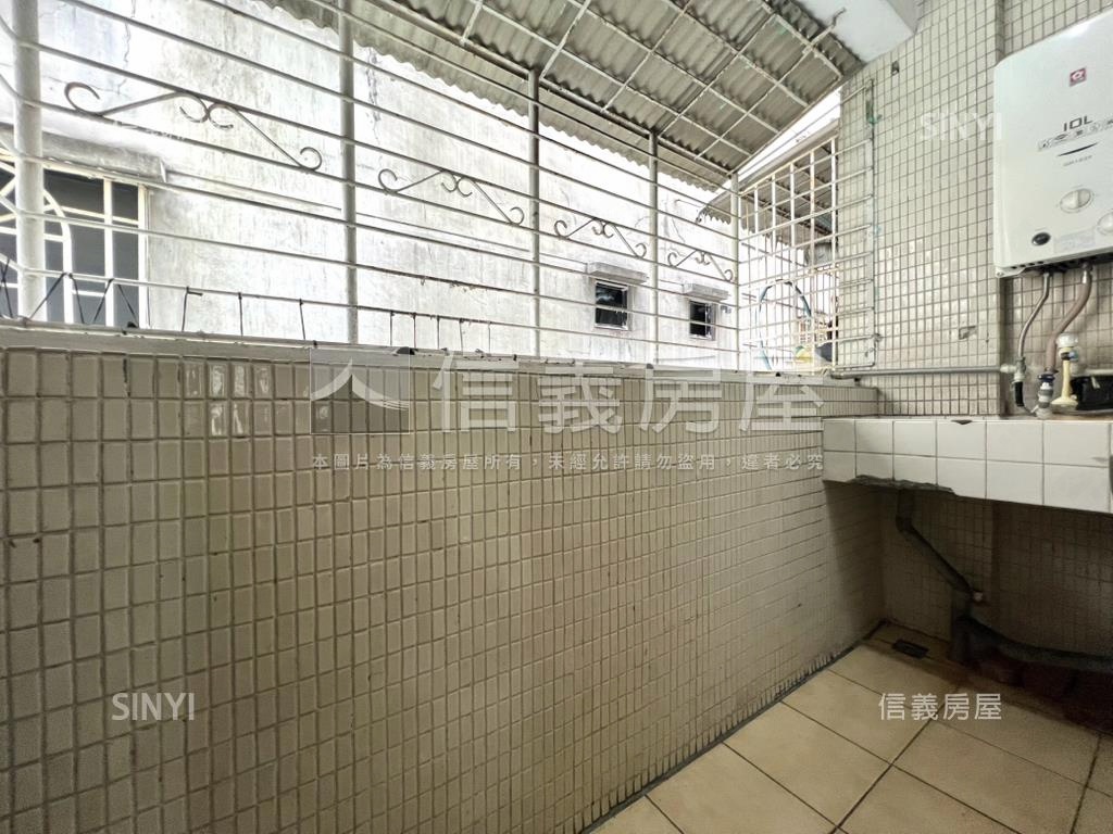 捷運永安街黃金３樓房屋室內格局與周邊環境