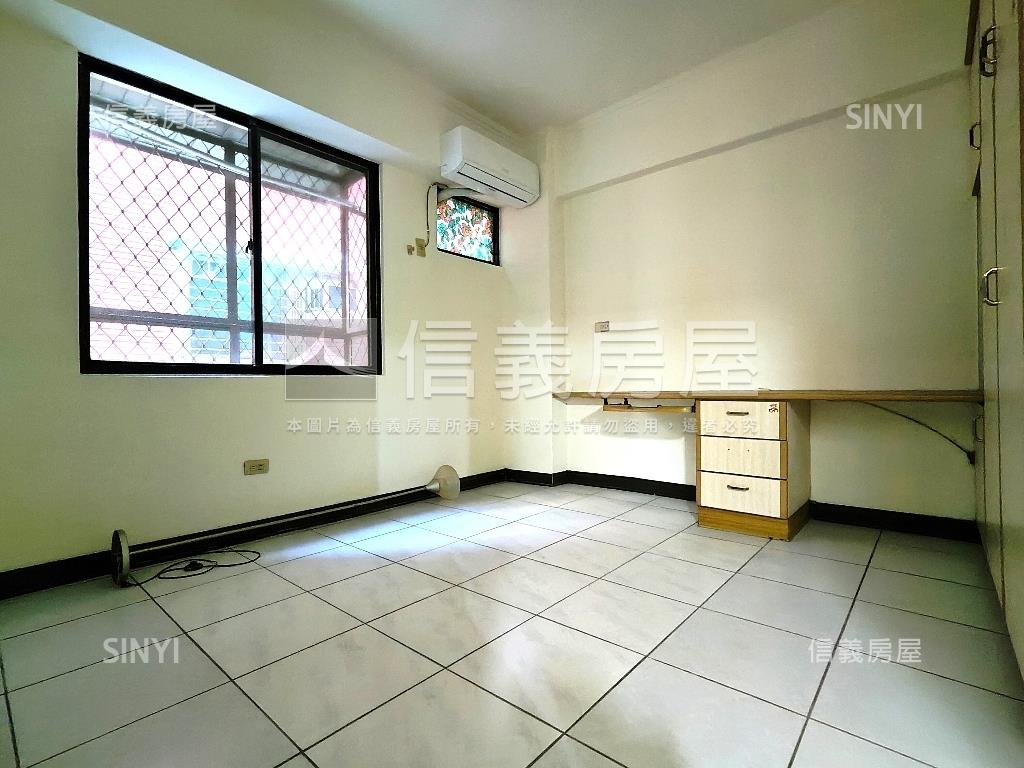 電梯３房［方正］前後陽台房屋室內格局與周邊環境