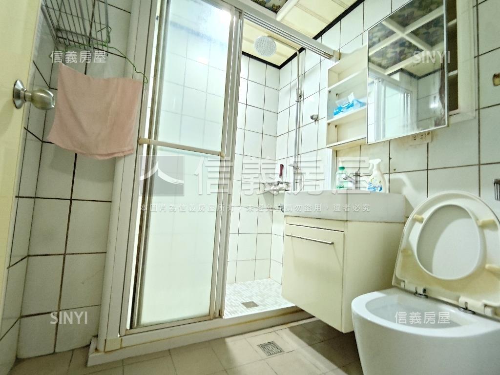 電梯３房［方正］前後陽台房屋室內格局與周邊環境