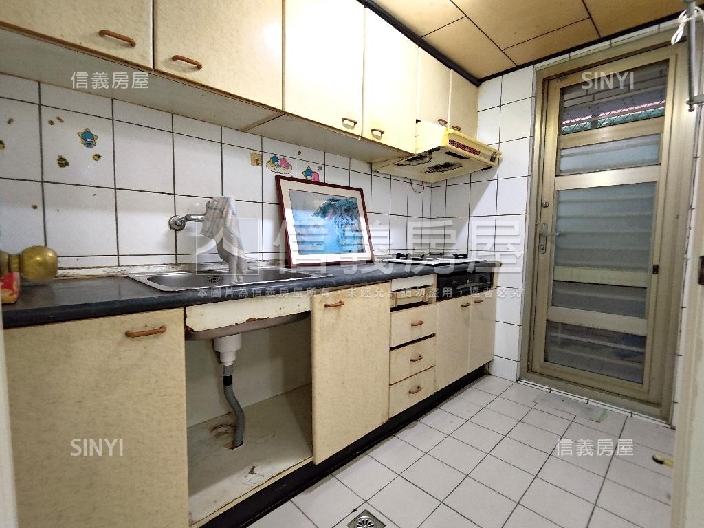 電梯３房［方正］前後陽台房屋室內格局與周邊環境