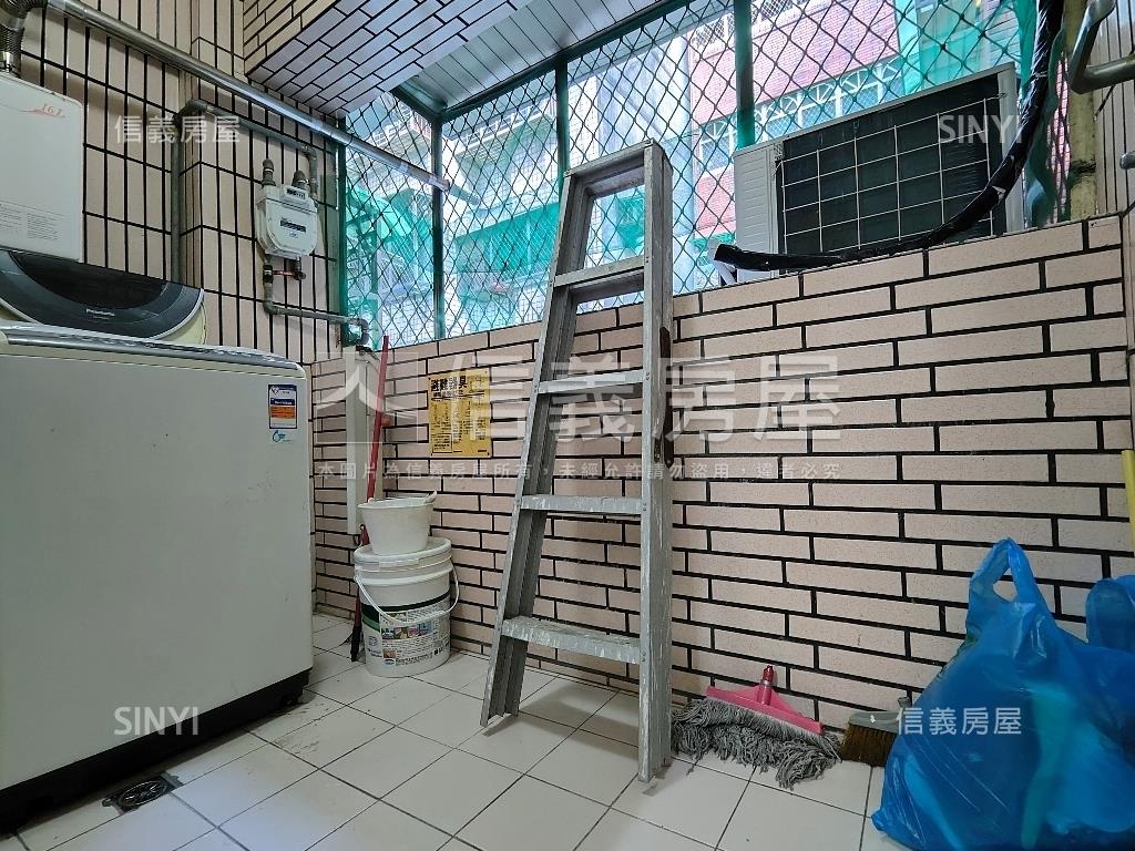 電梯３房［方正］前後陽台房屋室內格局與周邊環境