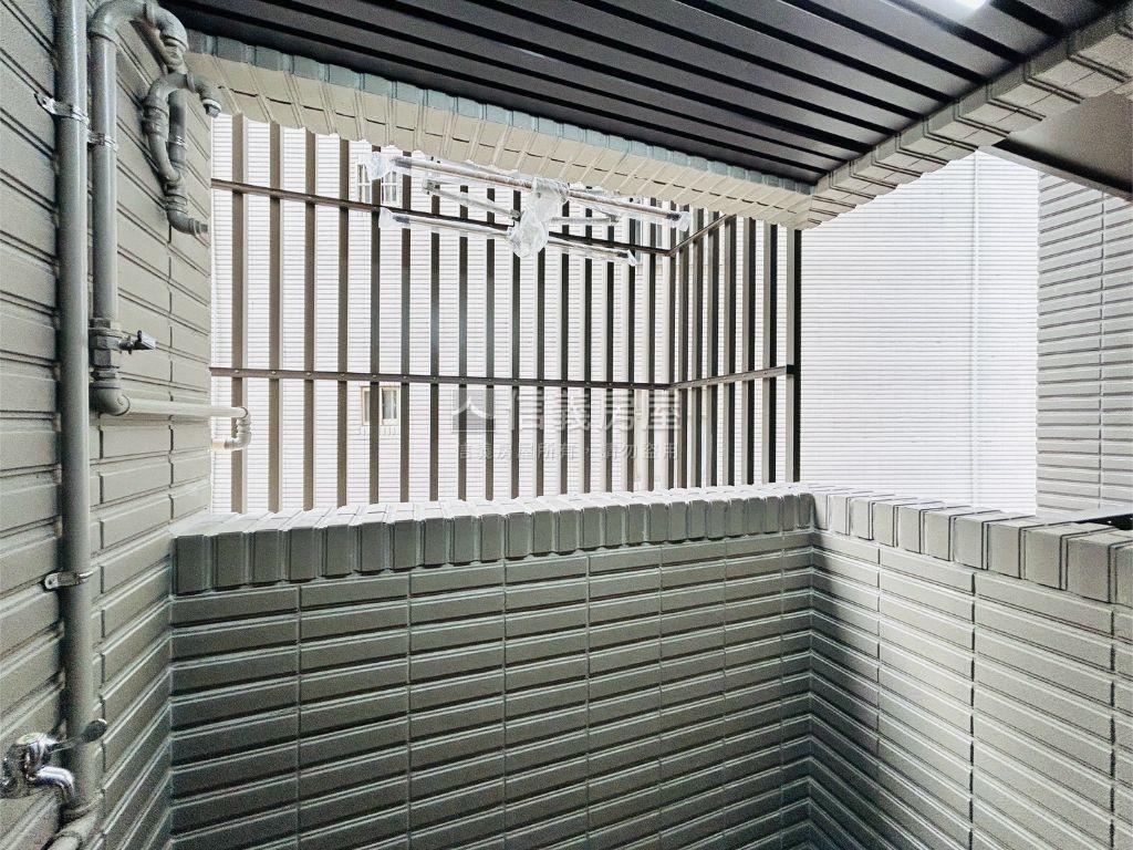 金之邸兩房兩衛浴３Ｆ房屋室內格局與周邊環境