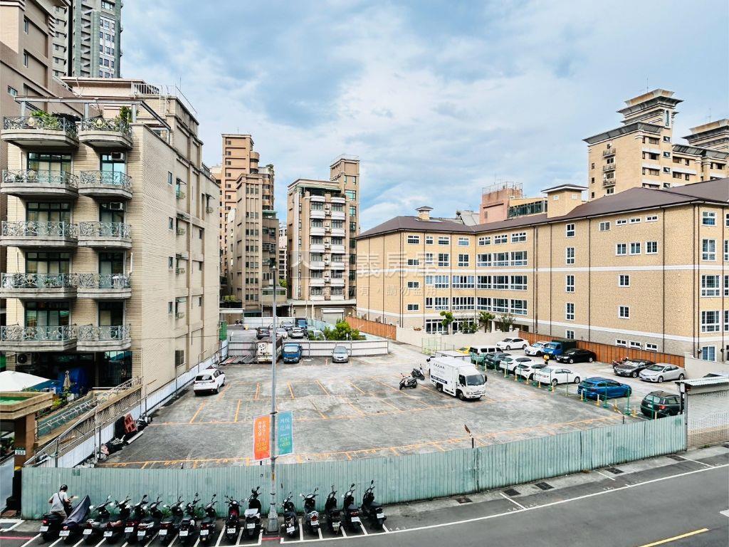 金之邸兩房兩衛浴３Ｆ房屋室內格局與周邊環境