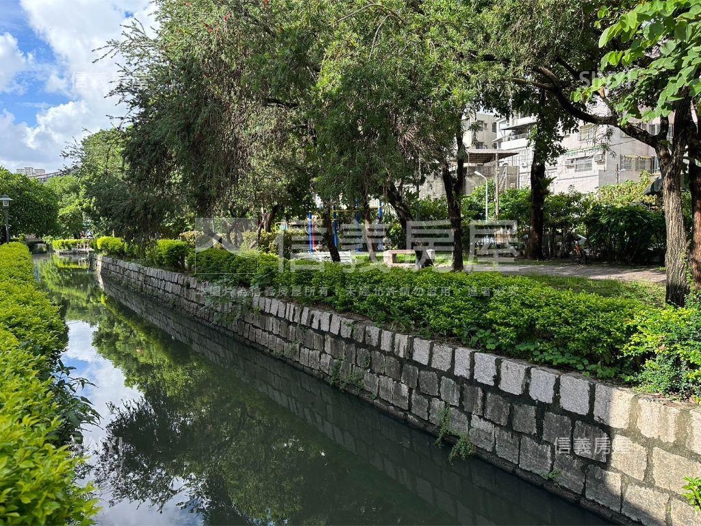 鳳山火車站大地坪透店房屋室內格局與周邊環境