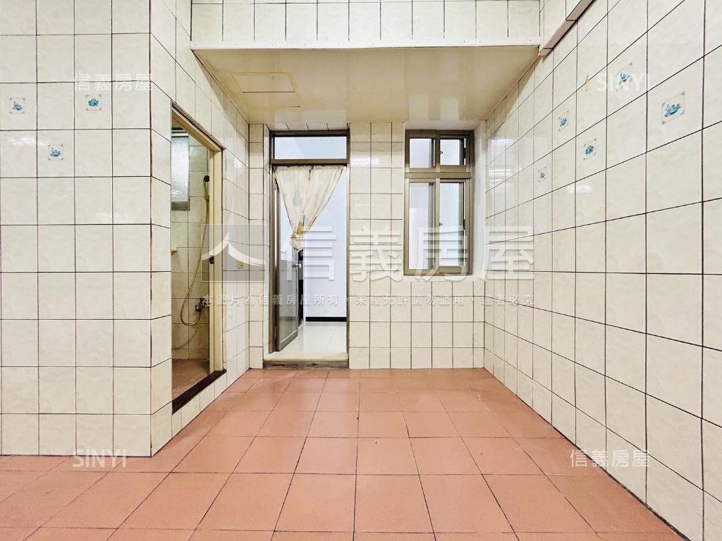 黃金集美二樓美寓房屋室內格局與周邊環境