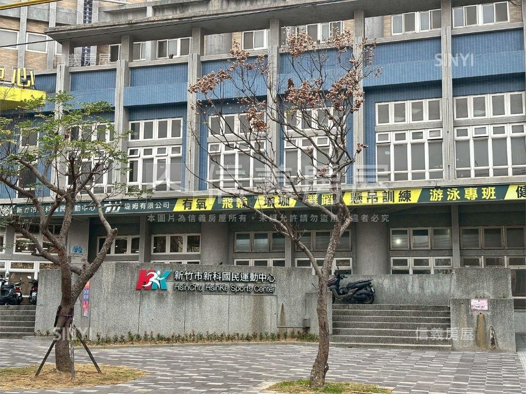 椰城｜裝潢美房雙車房屋室內格局與周邊環境