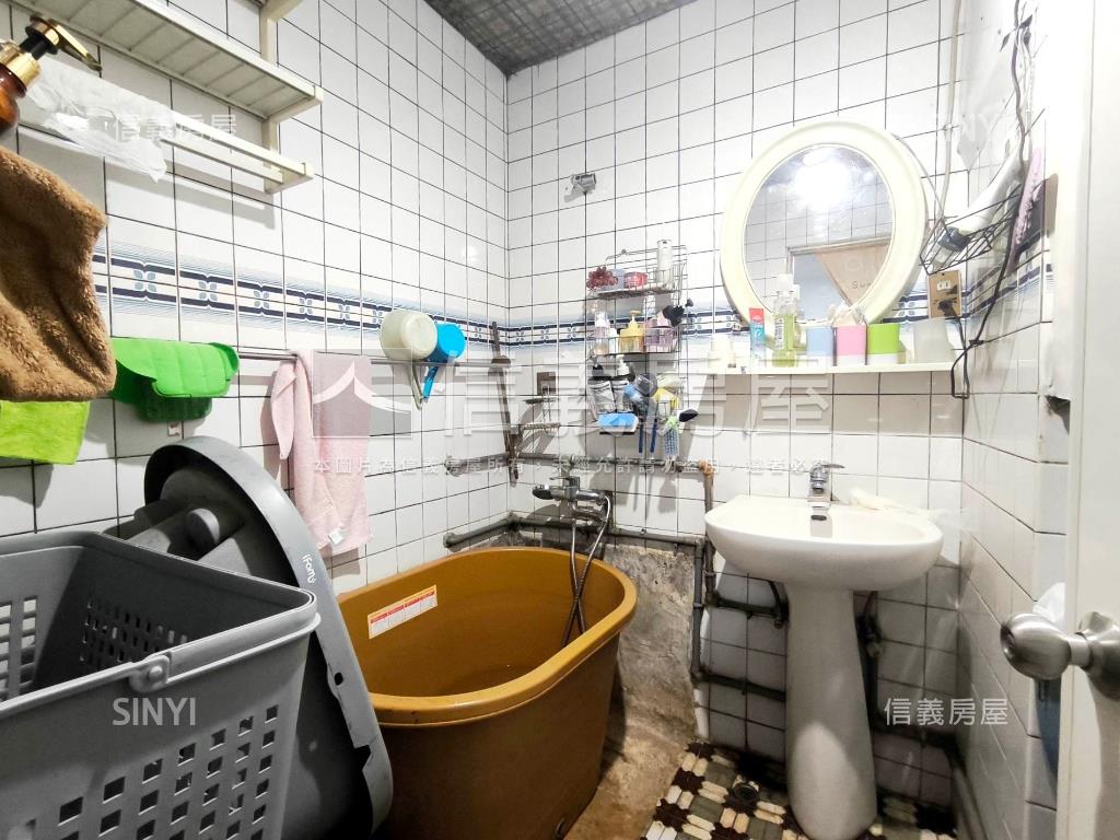 永吉路國泰方正二樓公寓房屋室內格局與周邊環境