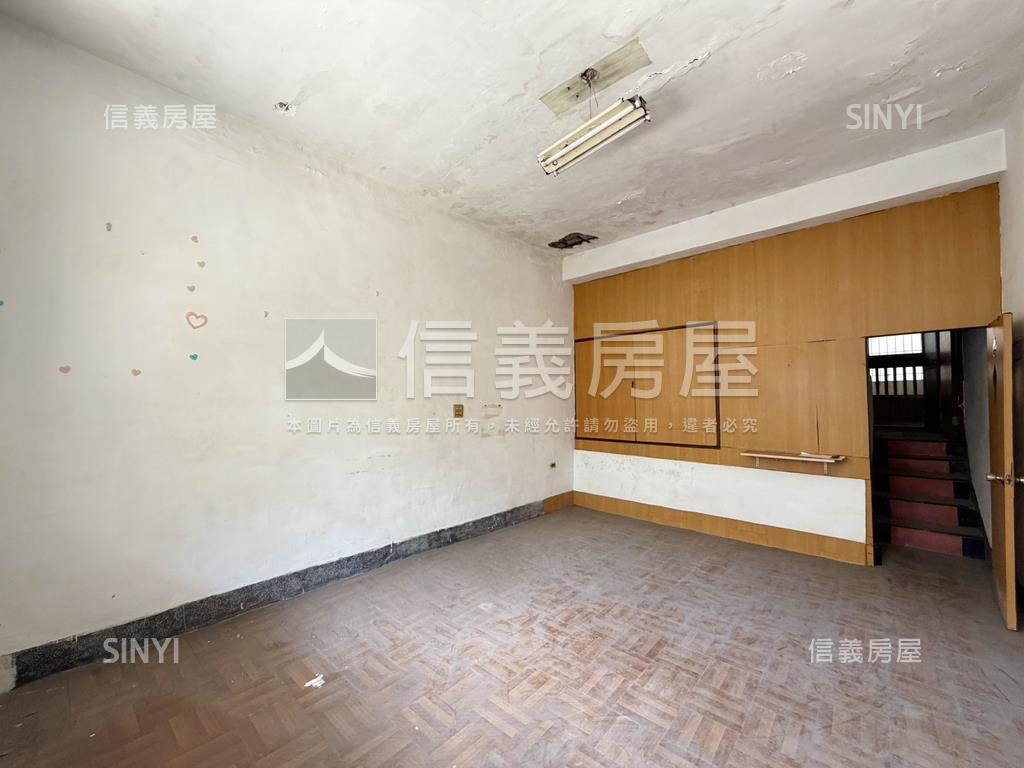 屋主誠售‧低總活巷透天房屋室內格局與周邊環境