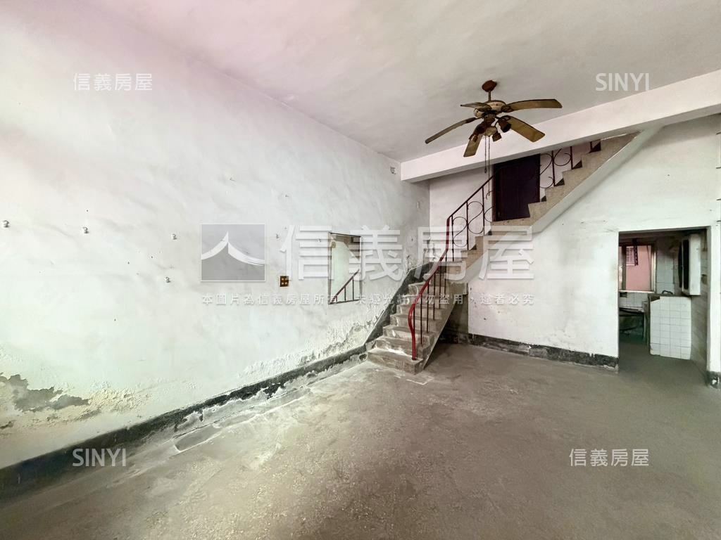 屋主誠售‧低總活巷透天房屋室內格局與周邊環境