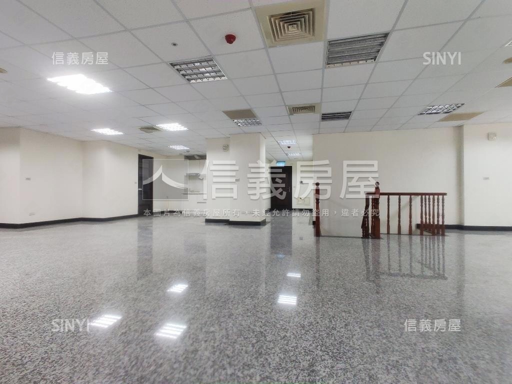 雙子星三角窗店霸房屋室內格局與周邊環境