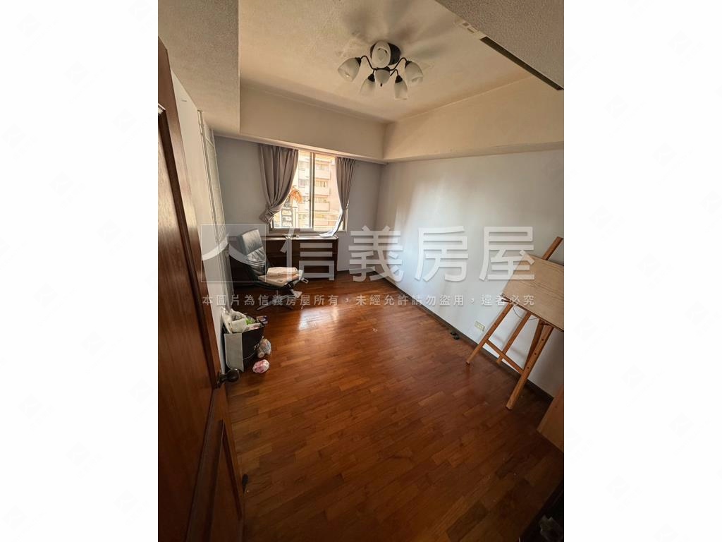里仁為美大四房平車房屋室內格局與周邊環境