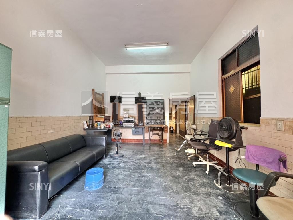 近雙軌正街邊間透天房屋室內格局與周邊環境