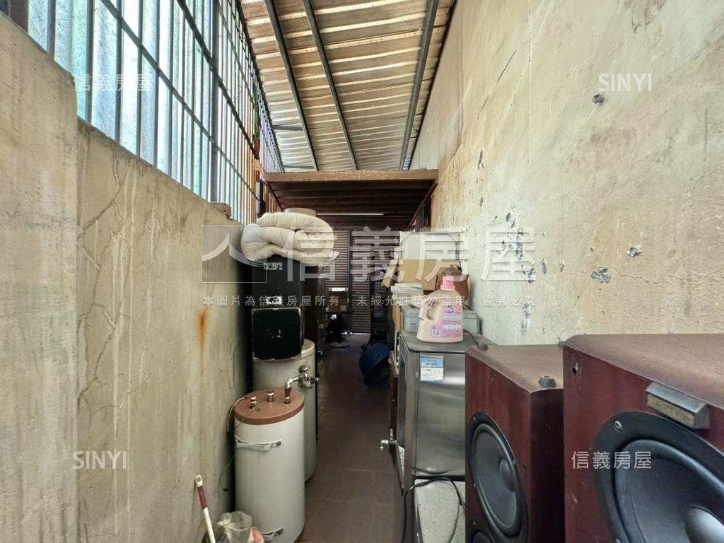 近雙軌正街邊間透天房屋室內格局與周邊環境